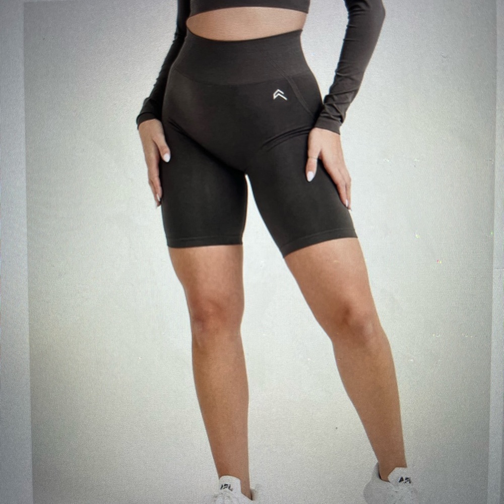 Oner Active Effortless Seamless Cycling Shorts in Deep Taupe